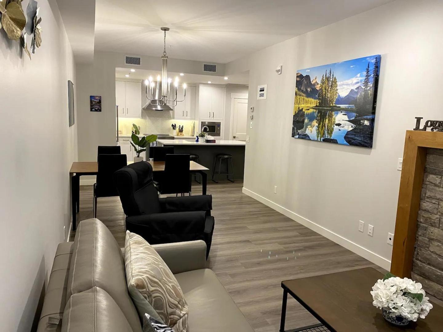 Luxury Unit In The Heart Of Canmore Exterior photo