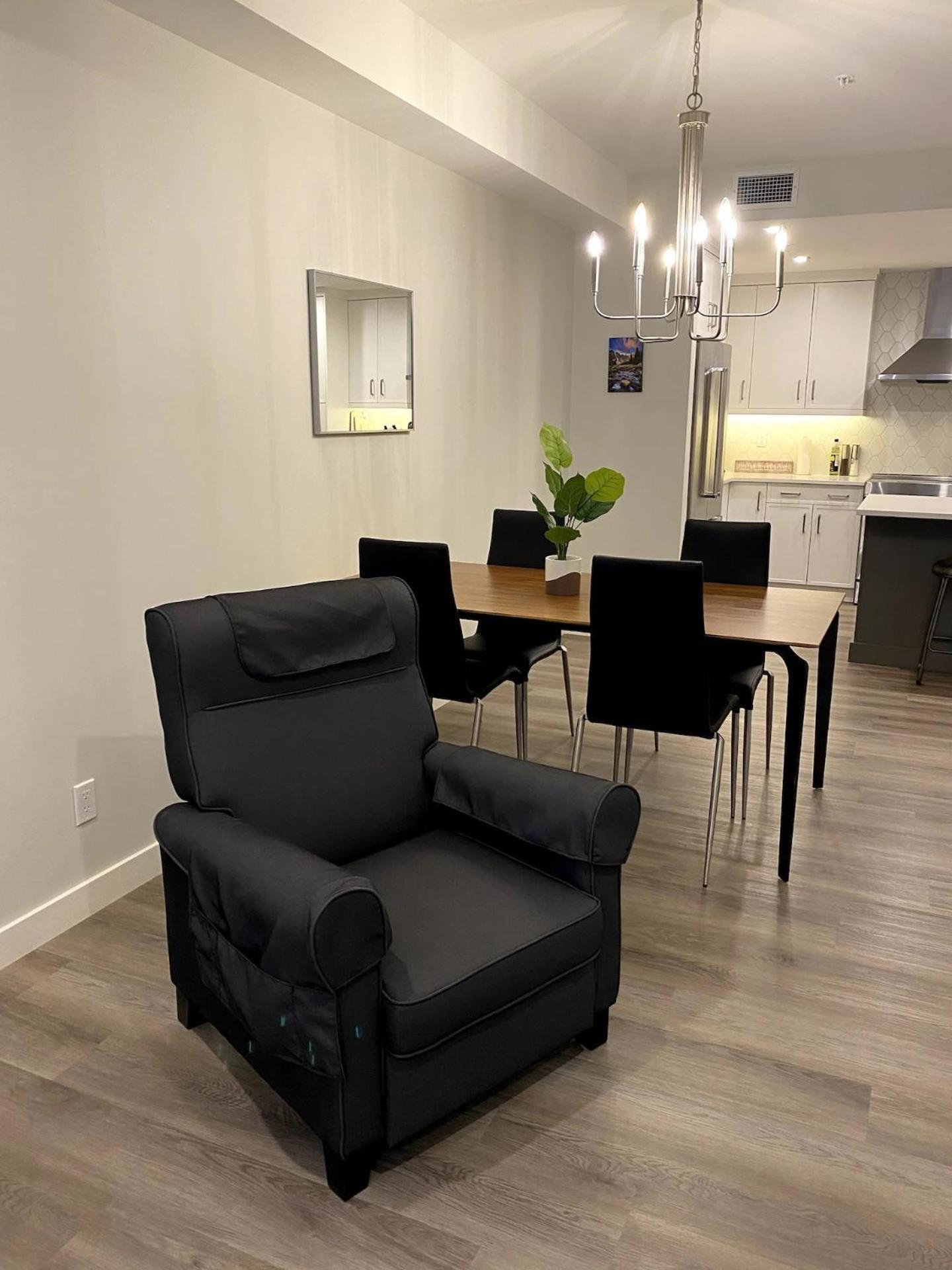 Luxury Unit In The Heart Of Canmore Exterior photo
