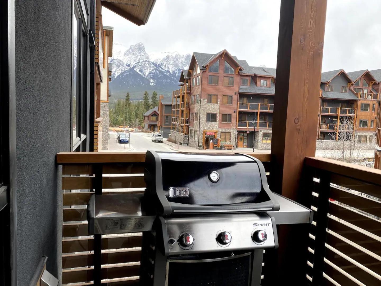 Luxury Unit In The Heart Of Canmore Exterior photo