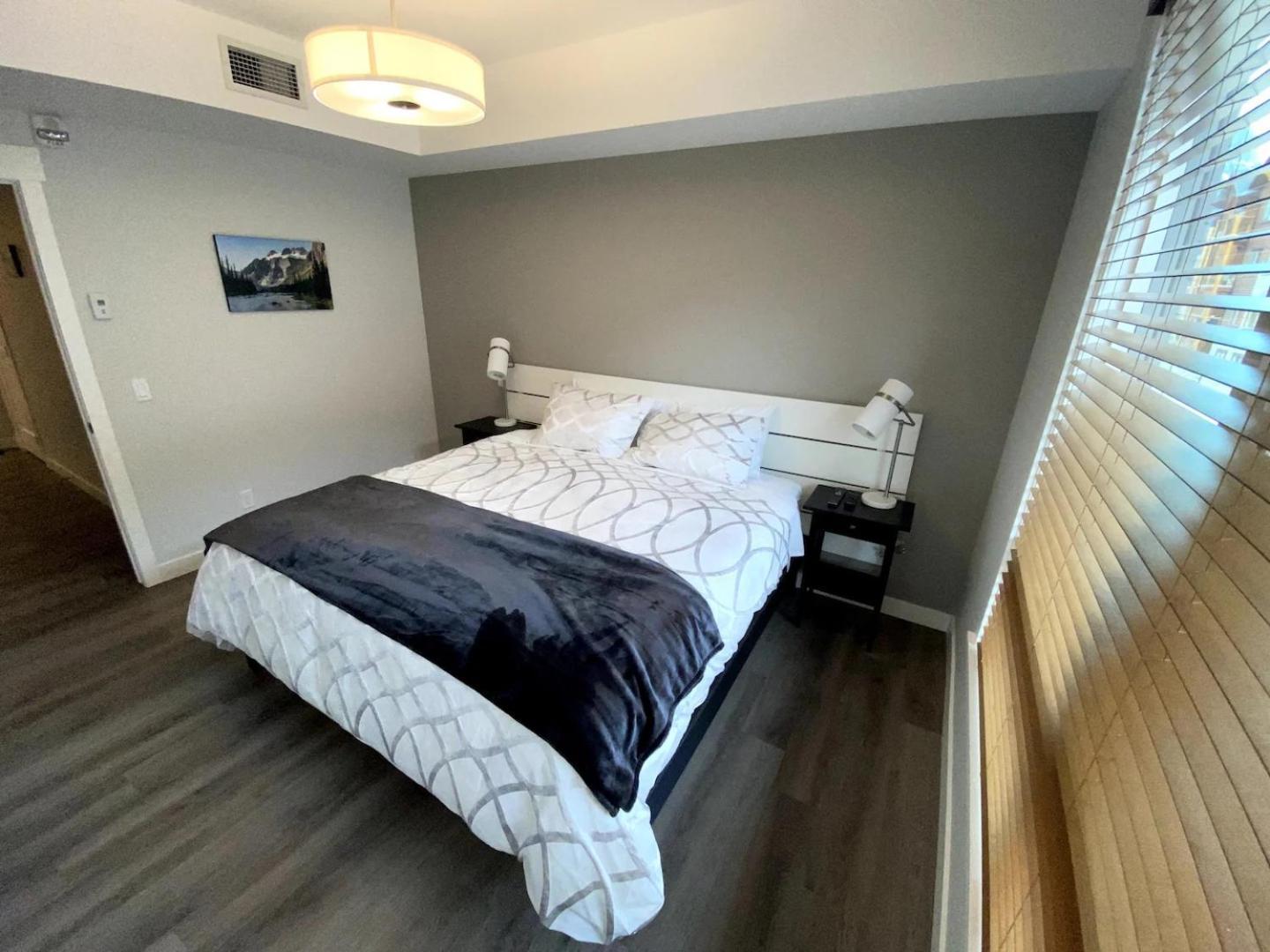 Luxury Unit In The Heart Of Canmore Exterior photo