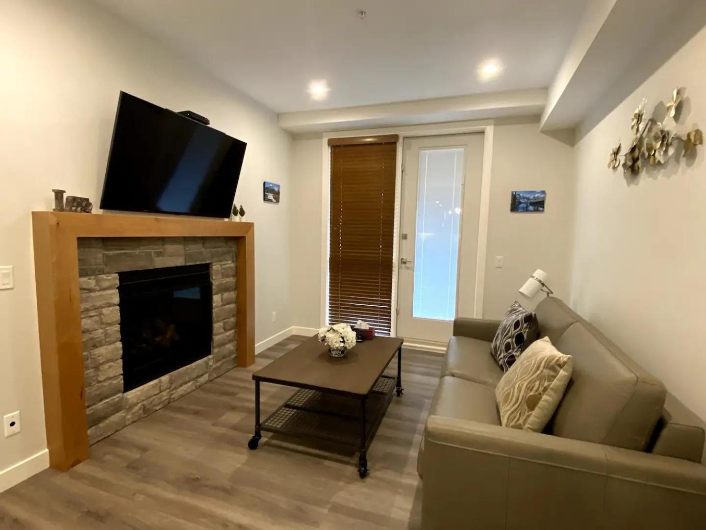 Luxury Unit In The Heart Of Canmore Exterior photo